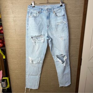 American eagle light wash distressed mom jean size 2R